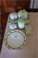 Tea set and plate