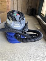 Hawkeye shop vac 5 gallons 5.5 hp very nice