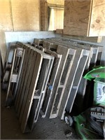 8 pallets, different sizes