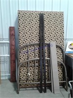 Metal 3/4 bed frame w/ wood box, wood slats
