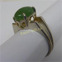 10kt White Gold Ring with Chrysoprase Stone
