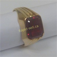 14kt Gold Ring With Ruby