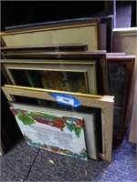 Lot w/ frames / pictures