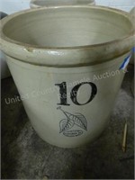 10 gal stoneware crock - cracked - buyer moves