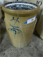 4 gal stoneware crock - cracked - buyer moves