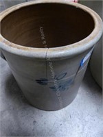6 gal stoneware crock - cracked - buyer moves