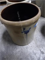4 gal stoneware crock - cracked - buyer moves