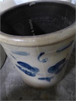 6 gal stoneware crock - cracked - buyer moves