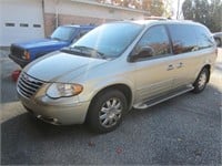 2004 CHRYSLER TOWN & COUNTRY LIMITED ED. MINIVAN