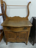 OAK BOW FRONT WASH STAND