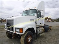 2006 MACK CONVENTIONAL ROAD TRACTOR