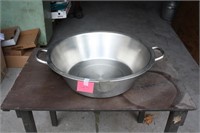 VOLLRATH DOUBLE HANDLE LARGE STAINLESS STEEL BOWL