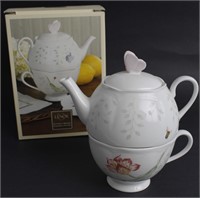 LENOX STACKABLE TEA SET IN BUTTERFLY MEADOW