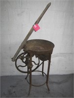 HAND CRANK BLACK SMITH FORGE 19" TABLE