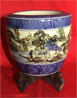 Chinese Hand Decorated Flower Pot