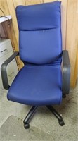 Padded Office Chair w/Wheels & 2 Floor Mat
