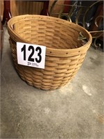 Large Longaberger Basket 17” (Appears to be 1985)