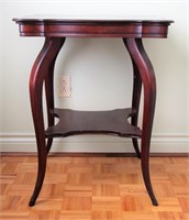 MAHOGANY OCCASIONAL TABLE