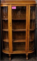 Furniture Oak Curio Cabinet / China Hutch