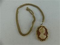 TRAY: 1.25" CAMEO ON CHAIN