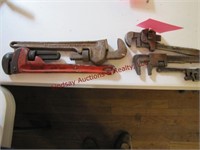 5 various size pipe wrenches: rigid & other