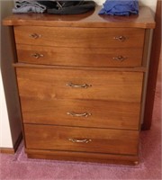 4-drawer chest-of-drawers