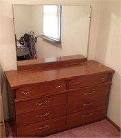 8-drawer dresser with mirror