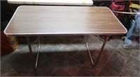 4' Table w/Aluminum Folding Legs