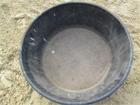 (8) Rubber Livestock Feed Pans