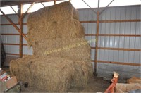 5 big squares of grass hay