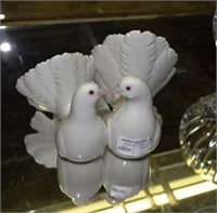 Pair of Lladro love birds 5"