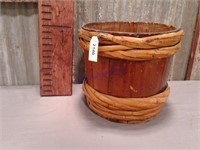 Wood pot