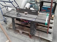 Craftsman Deluxe router table