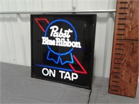 Pabst Blue Ribbon On Tap light - works