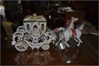 Italian porc. Horse drawn carriage - repair on hor