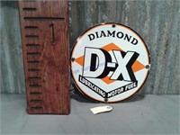 Diamond D-X round sign