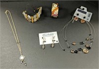 JD- Lot of Assorted Costume Jewelry
