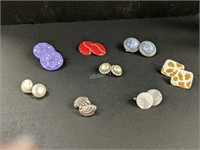 DS- Lot of All Clip On Earrings