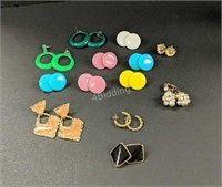 DD- Assorted Costume Earrings
