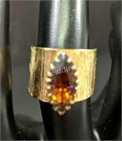 DS- Gold tone Expandable Ring with Topaz