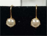 10 Karat Yellow Gold Pearl Earrings