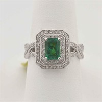 18kt white gold emerald and diamond ring