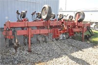 Case 183, 12R30 danish-tyne, flat-fold cultivator