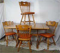 Large Dining Room Table W/ 4 Padded Chairs