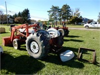 Ford 801 Tractor w/ Loader & Bucket