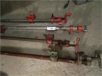 4 Pipe Clamps