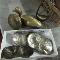 Swan, duck, pheasnt figurines & 3 trays