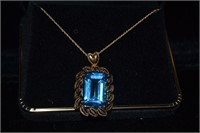 10Kt Gold Pendant Necklace Large Blue Topaz