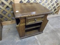 Cute Oak Chairside Table with Built in Magazine