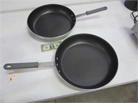 Lot 2 Large 14.5" NSF Cooking Pans Skillets